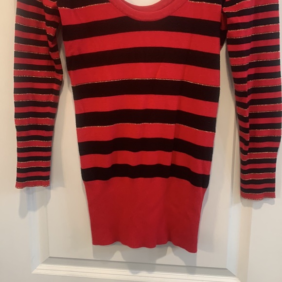 Guess Sweater - Picture 12 of 12